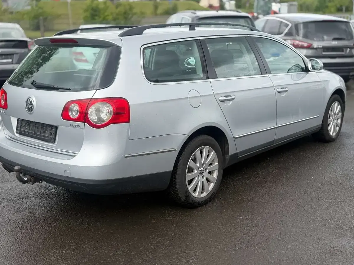 Gebraucht VW Passat Comfortline 150 PS (110 kW) 2005 Reflex silver metallic Kombi