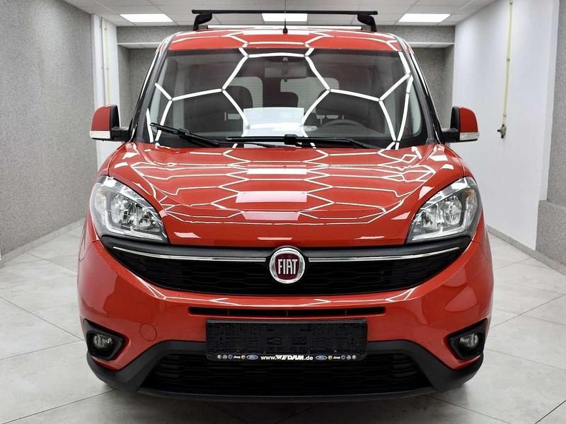 Rot Gebraucht 2019 Fiat Doblò Van / Kleinbus | 11.500 € (Etwas zu teuer) - Bild 1/4