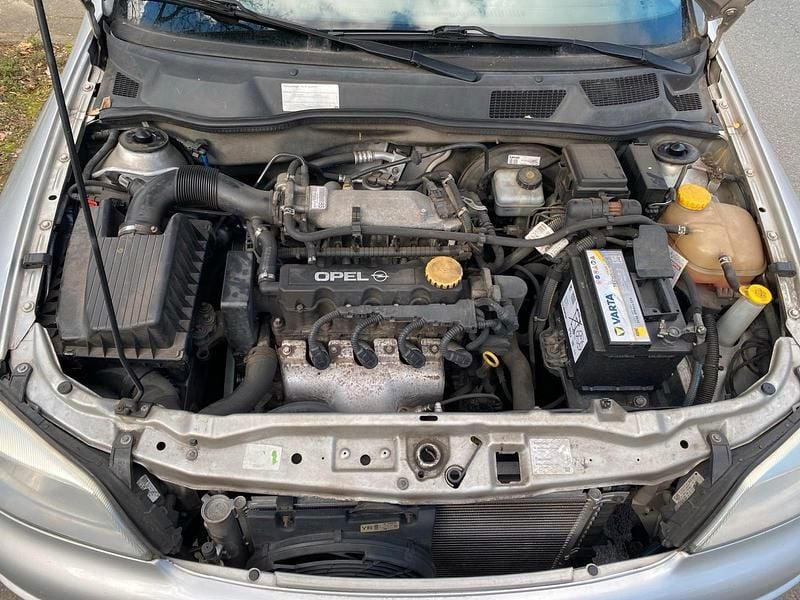 Gebraucht Opel Astra 84 PS (61 kW) 2000 Silber Kleinwagen