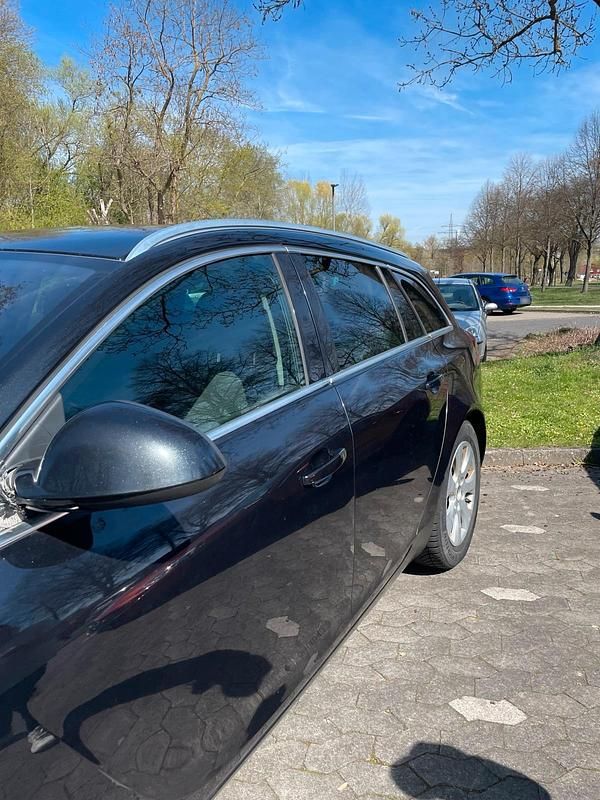 Gebraucht Opel Insignia 163 PS (119 kW) 2014 Schwarz Kombi