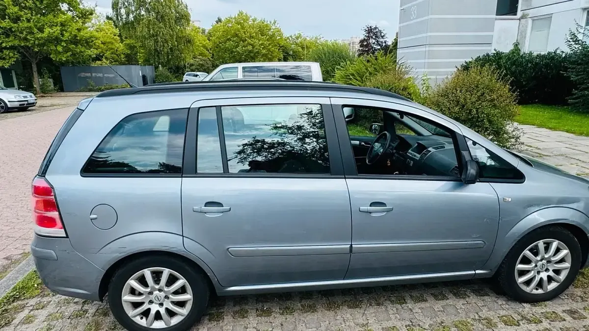 Gebraucht Opel Zafira 120 PS (88 kW) 2005 Silber Van / Kleinbus