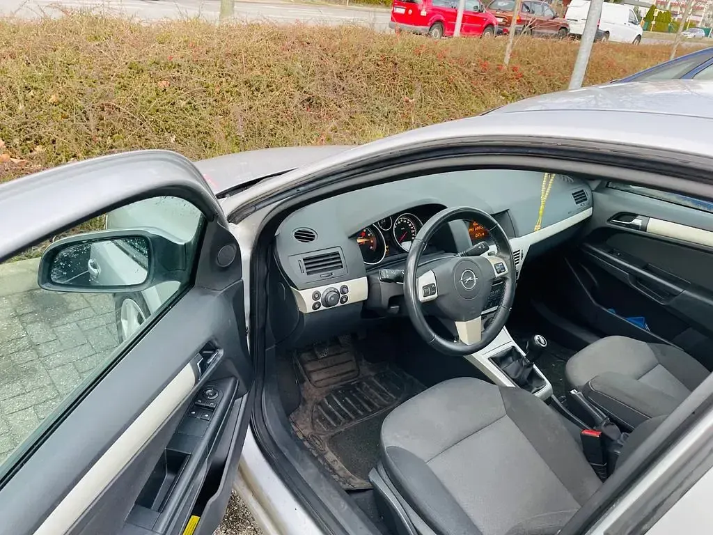 Gebraucht Opel Astra 90 PS (66 kW) 2008 Limousine
