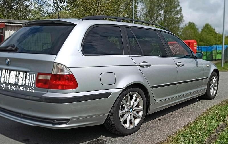 Gebraucht BMW 318 143 PS (105 kW) 2003 Silber Kombi