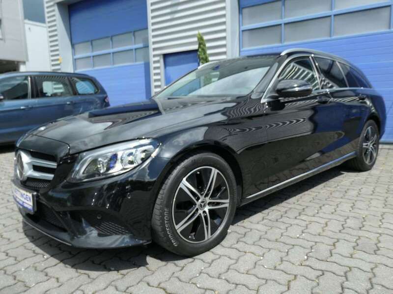 Schwarz Gebraucht 2020 Mercedes C220 Avantgarde Kombi | 21.450 € (Fairer Preis) - Bild 1/4