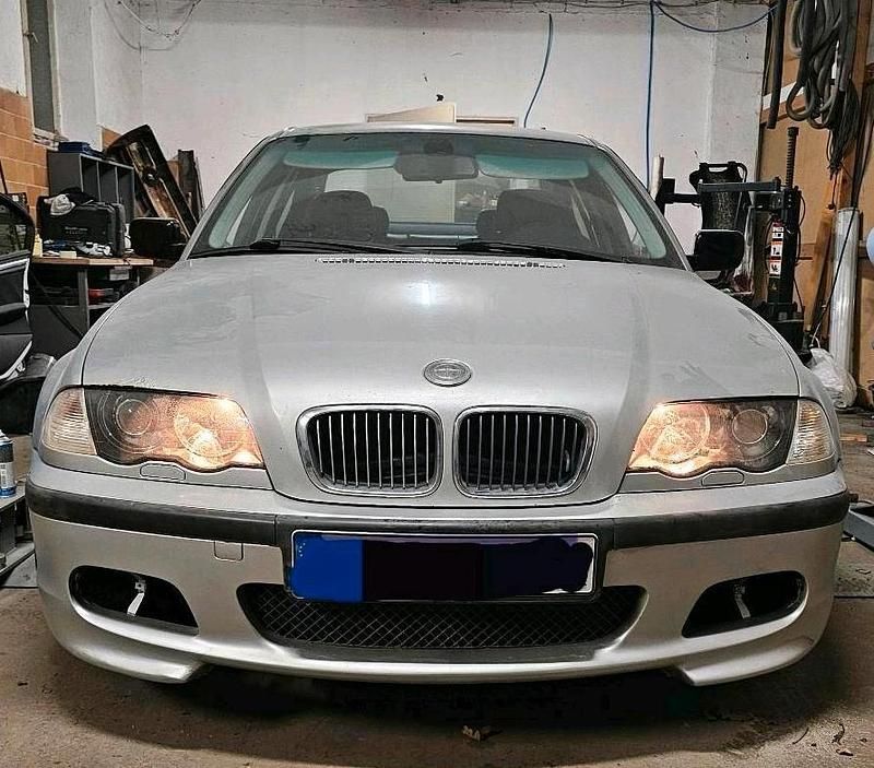 Silber Gebraucht 2000 BMW 323 M Sport Limousine | 2.999 € (Superpreis) - Bild 1/4