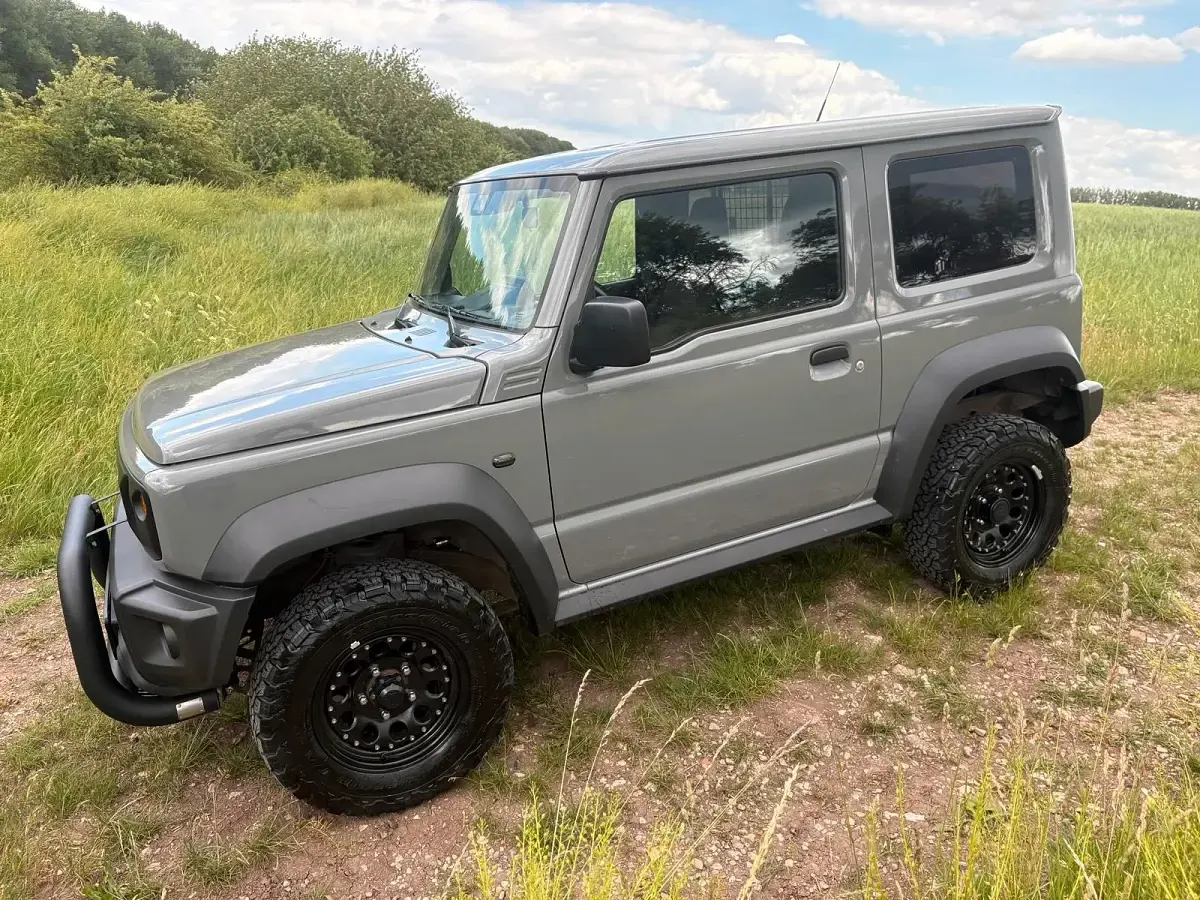 Gebraucht Suzuki Jimny 102 PS (75 kW) 2024 Grau SUV