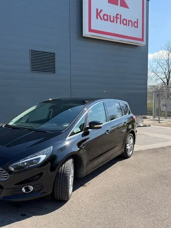 Gebraucht Ford S-MAX Titanium 179 PS (131 kW) 2016 Schwarz Van / Kleinbus
