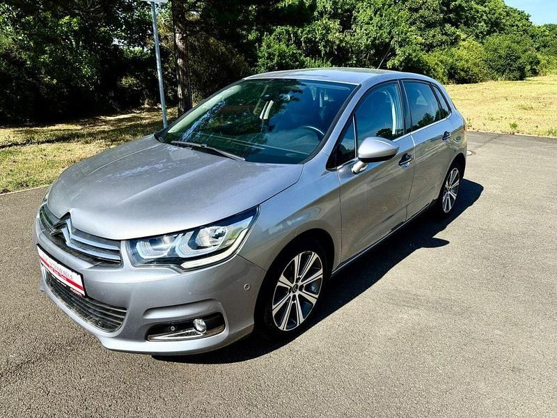 Grau Gebraucht 2016 Citroën C4 Shine Limousine | 9.990 € (Etwas zu teuer) - Bild 1/4
