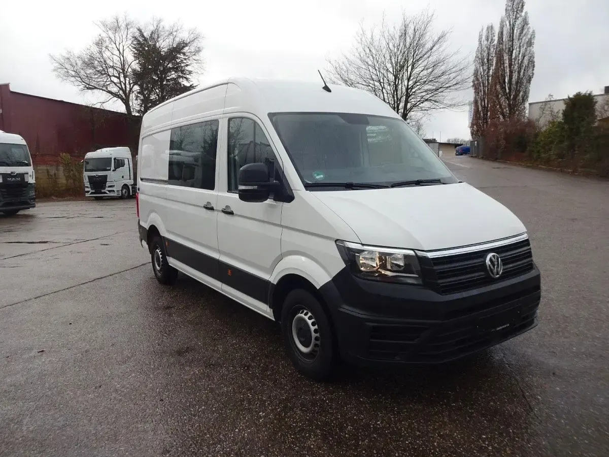 Second-hand VW Crafter 140 CP (102 kW) 2022 Alb Van