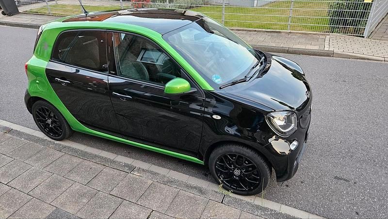Schwarz Gebraucht 2018 Smart ForFour Electric Drive Kleinwagen | 6.800 € (Fairer Preis) - Bild 1/4