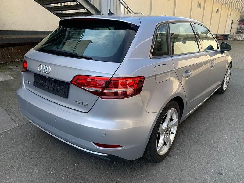 Gebraucht Audi A3 Sport 116 PS (85 kW) 2019 Silber Limousine