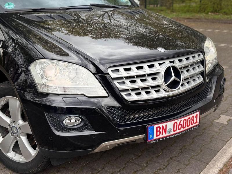 Gebraucht Mercedes ML350 224 PS (164 kW) 2009 Schwarz SUV