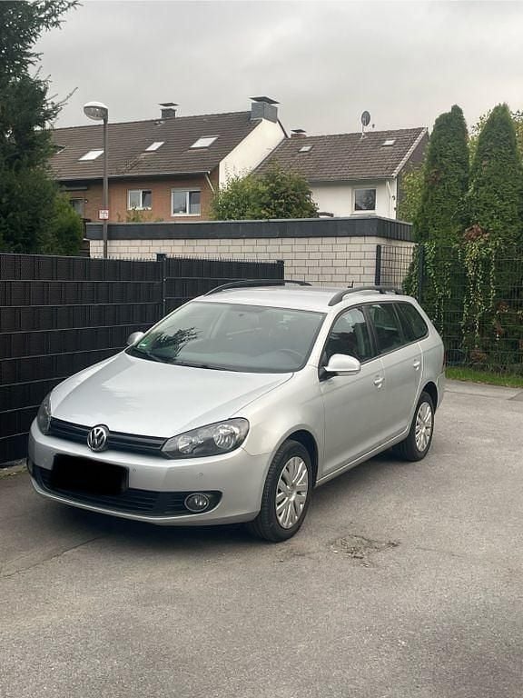 Silber Gebraucht 2012 VW Golf VII Comfortline Kombi | 6.300 € (Superpreis) - Bild 1/4