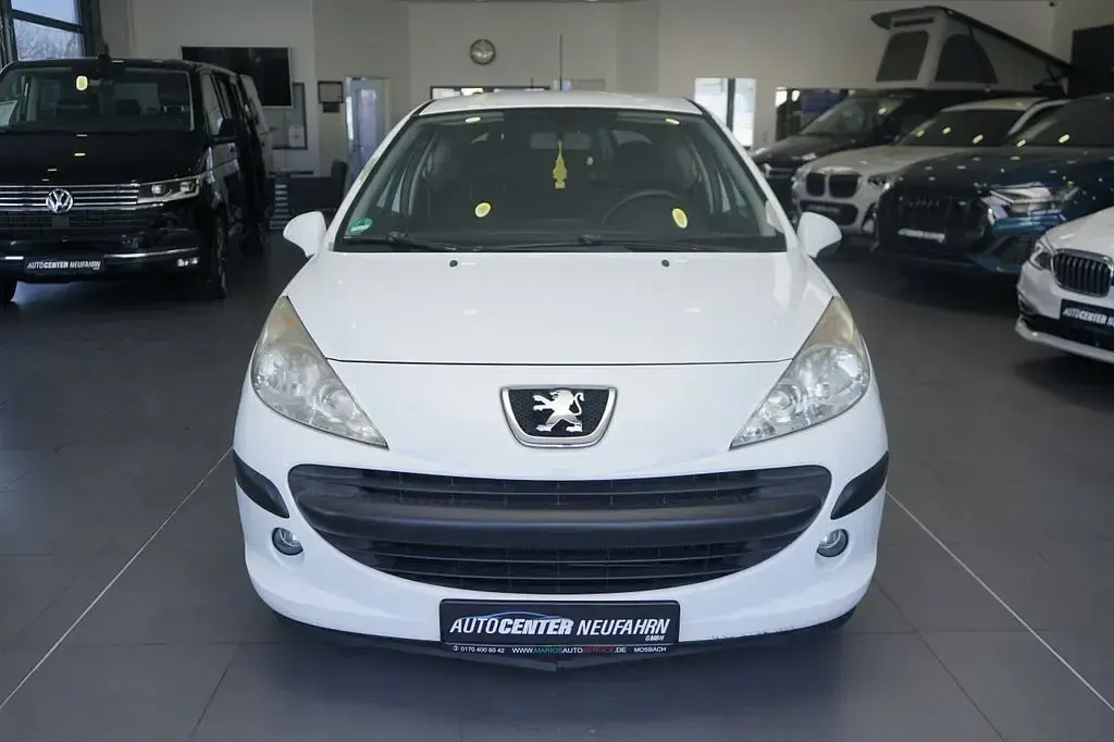 Gebraucht Peugeot 207 Filou 73 PS (53 kW) 2008 Weiß Limousine
