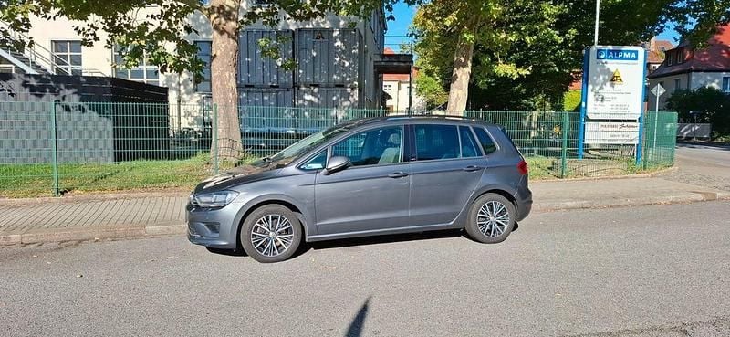 Grau Gebraucht 2017 VW Golf Sportsvan Allstar Van / Kleinbus | 12.300 € (Guter Preis) - Bild 1/4