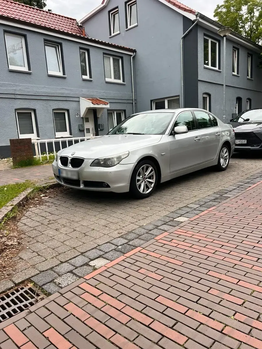 Gebraucht BMW 520 177 PS (130 kW) 2004 Silber Limousine