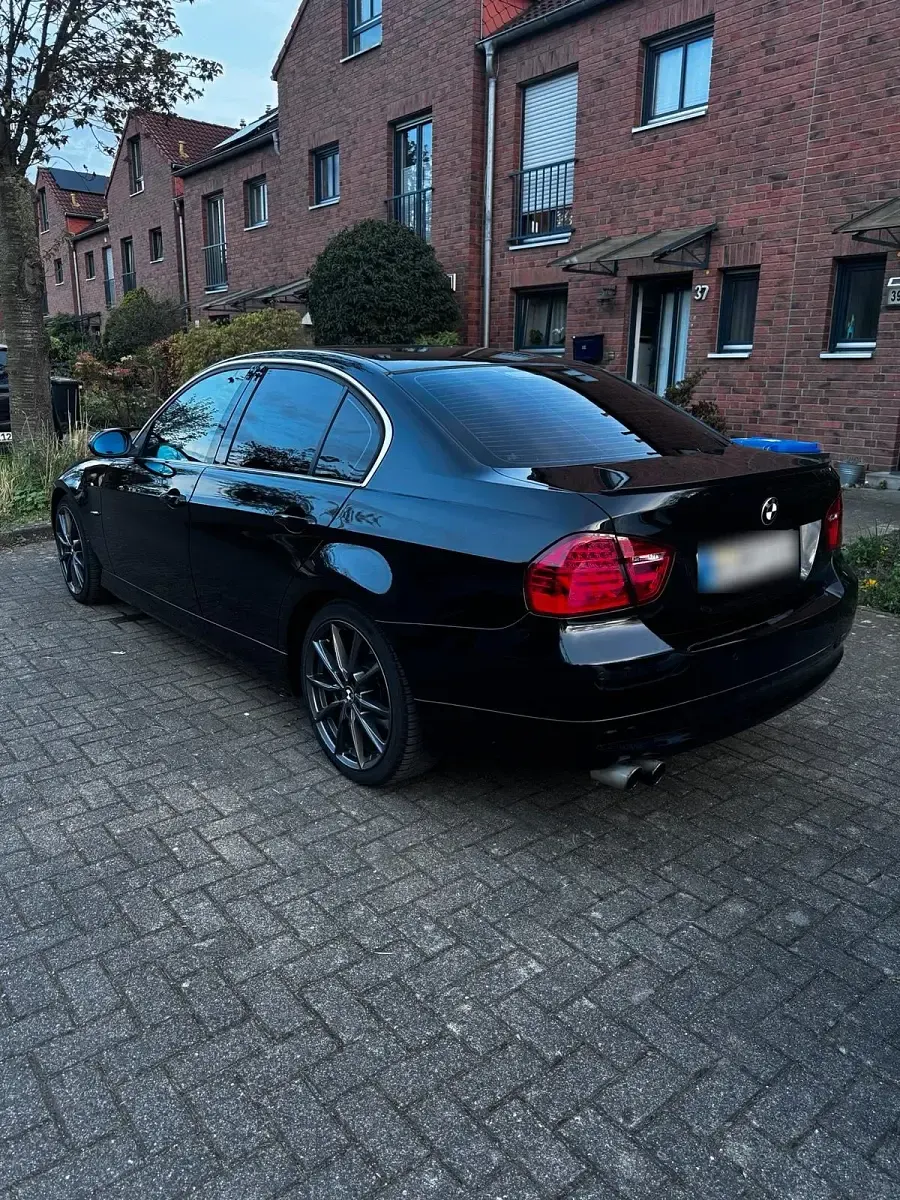 Brugt BMW 325 217 HK (159 kW) 2005 Sort Sedan