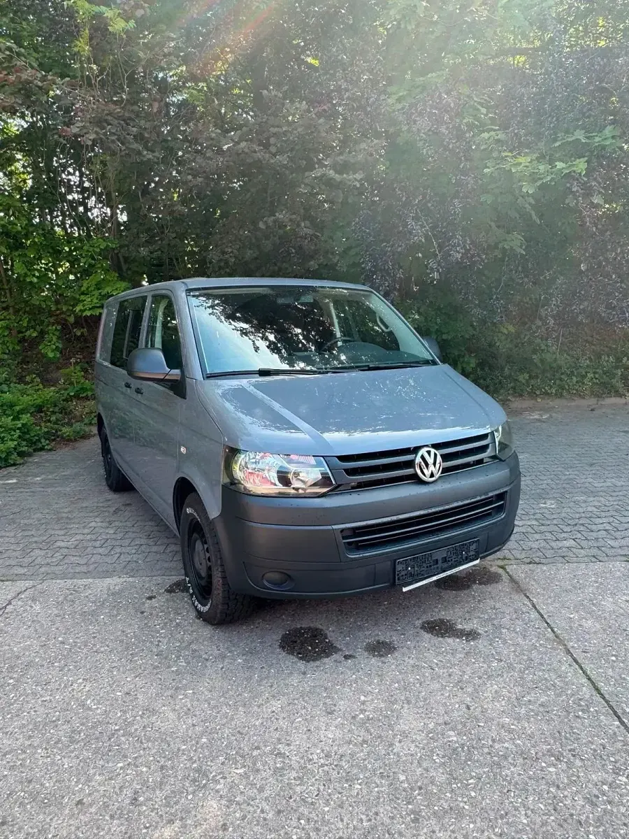 Gebraucht VW Transporter 102 PS (75 kW) 2013 Grau Van