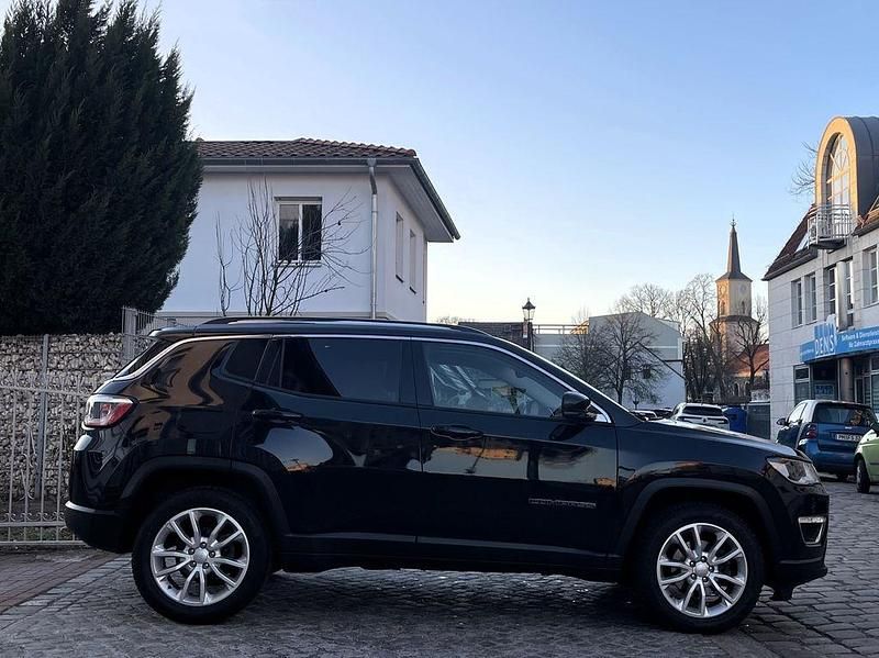 Gebraucht Jeep Compass Limited 150 PS (110 kW) 2021 Schwarz SUV