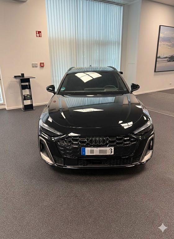 Gebraucht Audi A5 Edition .1 204 PS (150 kW) 2024 Schwarz Kombi