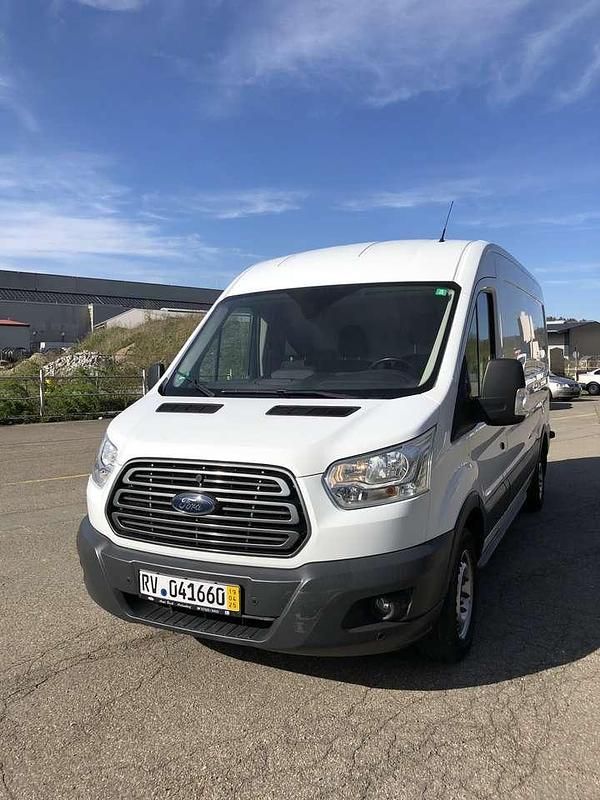 Gebraucht Ford Transit Basis 170 PS (125 kW) 2018 Weiß Van