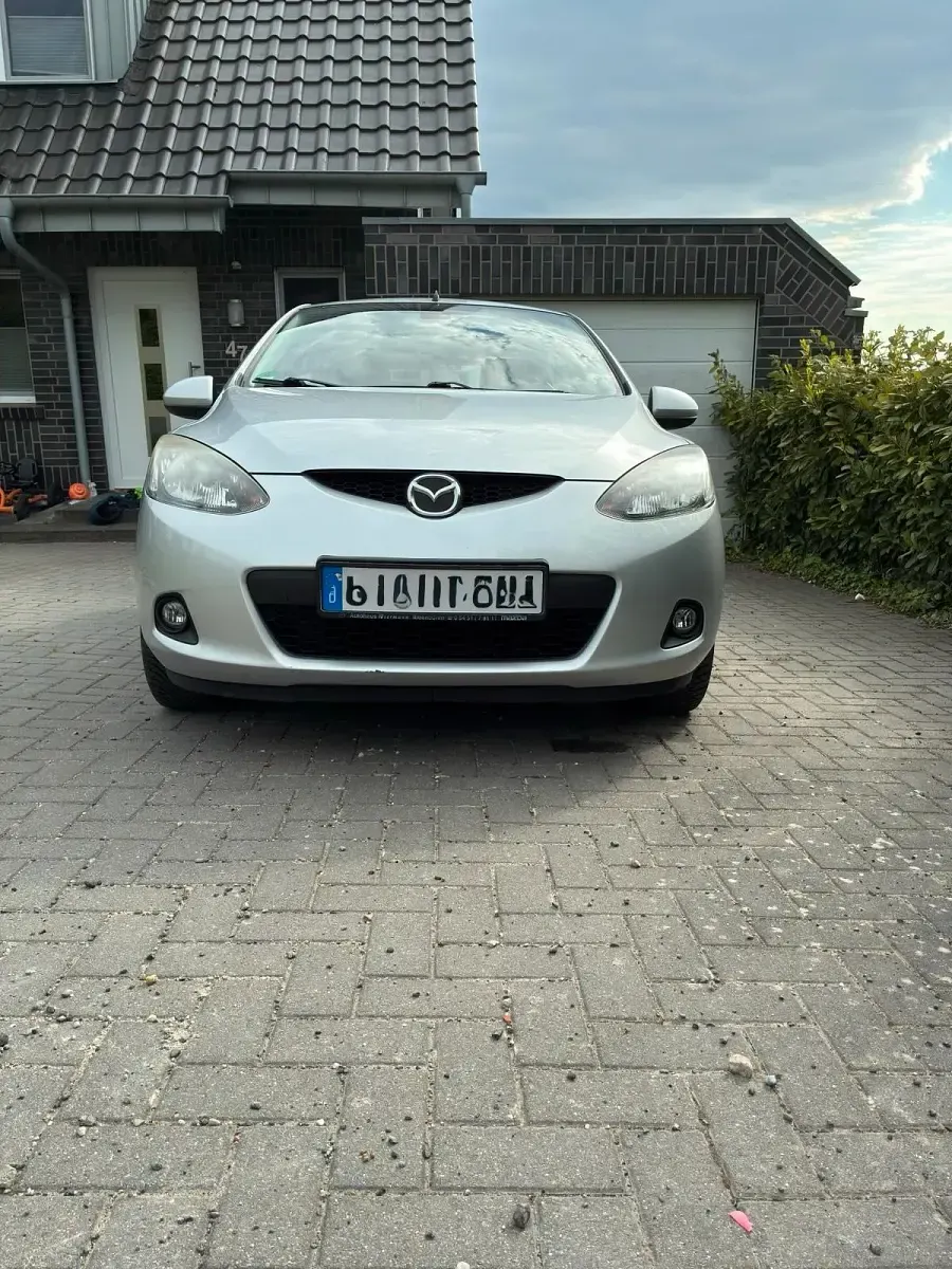 Gebraucht Mazda 2 103 PS (75 kW) 2007 Silber Kleinwagen
