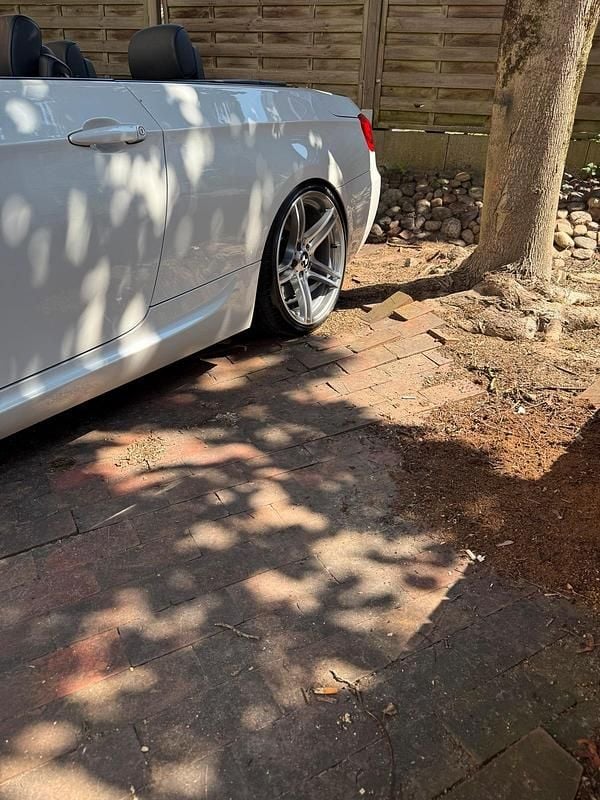 Gebraucht BMW 335 Cabriolet 306 PS (225 kW) 2012 Weiß Cabrio