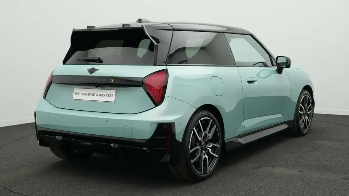 Gebraucht Mini Cooper SE 160 kW (218 PS) 2025 Grün Kleinwagen