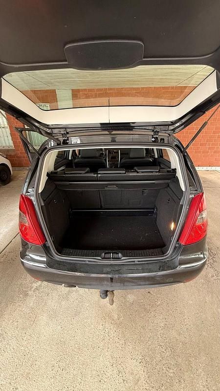 Second-hand Mercedes A150 95 CP (69 kW) 2008 Negru Monovolum