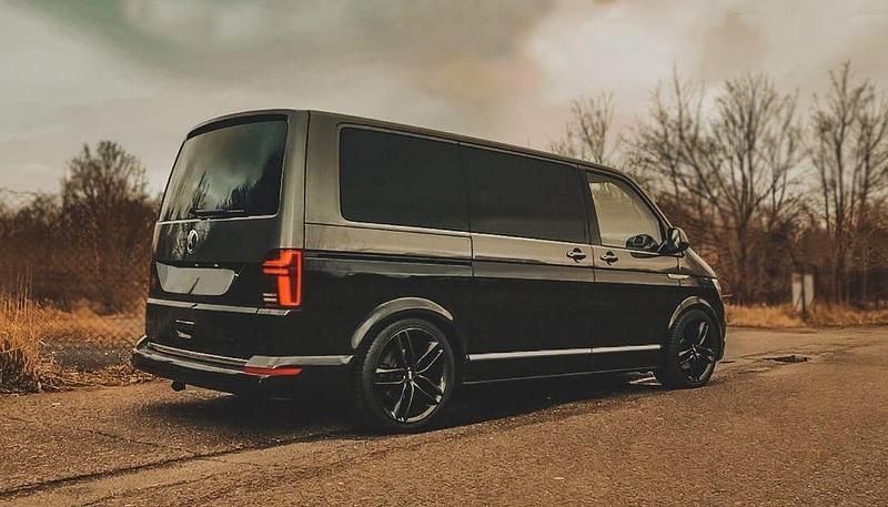 Gebraucht VW Multivan Highline 204 PS (150 kW) 2017 Schwarz Van