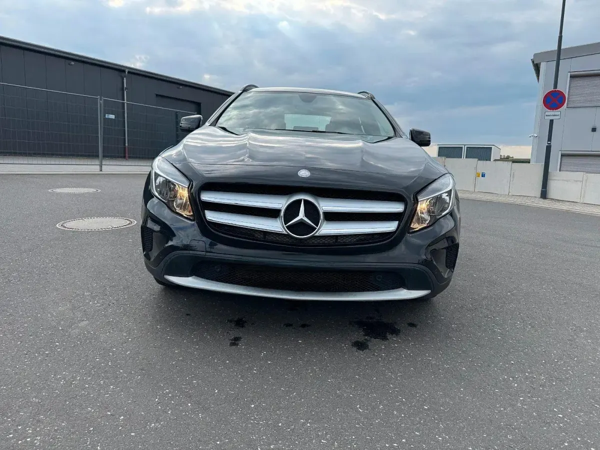 Gebraucht Mercedes GLA200 Style 136 PS (100 kW) 2016 Schwarz SUV