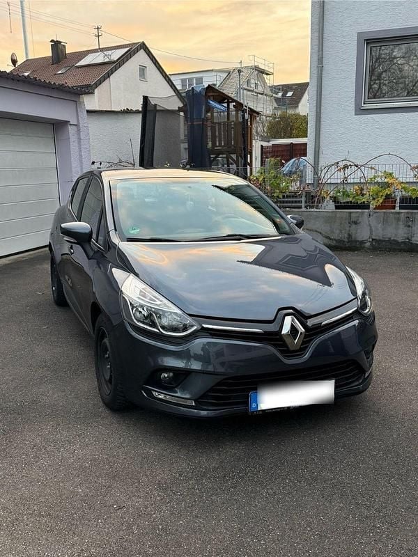 Grau Gebraucht 2020 Renault Clio V LIMITED Kleinwagen | 9.400 € (Fairer Preis) - Bild 1/4