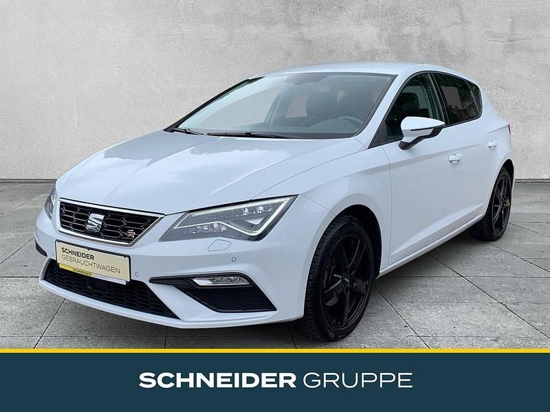 Weiß Gebraucht 2019 Seat Leon FR Limousine | 15.950 € (Etwas zu teuer) - Bild 1/4