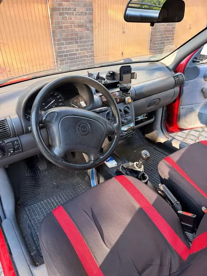 Gebraucht Opel Corsa 45 PS (33 kW) 1998 Rot Kleinwagen
