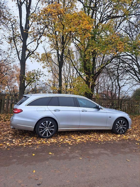 Gebraucht Mercedes E300 306 PS (225 kW) 2019 Silber Limousine