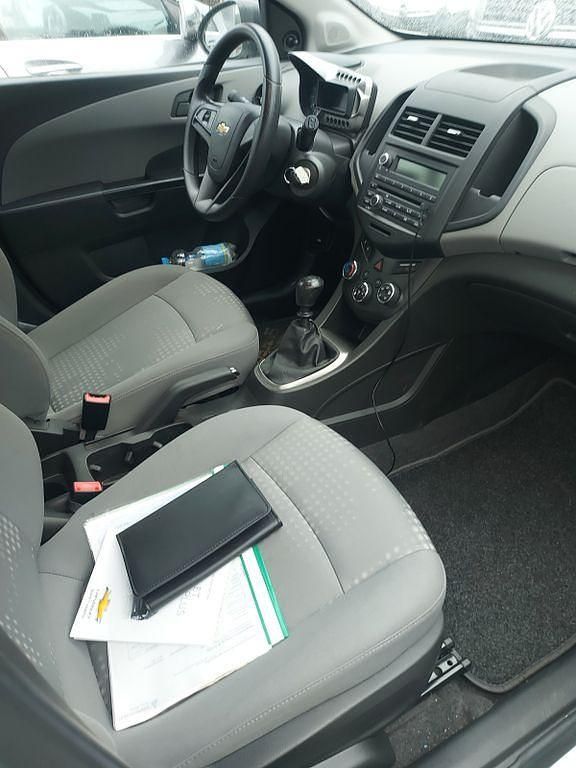 Gebraucht Chevrolet Aveo LS 69 PS (50 kW) 2013 Weiß Kleinwagen