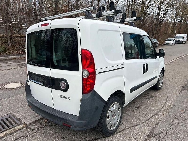 Gebraucht Fiat Doblò 95 PS (69 kW) 2010 Weiß Van / Kleinbus