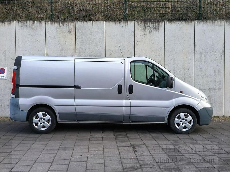 Starsilber Gebraucht 2014 Opel Vivaro Van | 8.690 € (Superpreis) - Bild 1/3