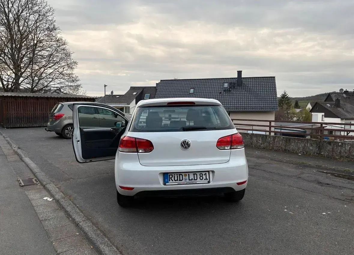 Second-hand VW Golf VI 80 CP (58 kW) 2009 Alb Hatchback
