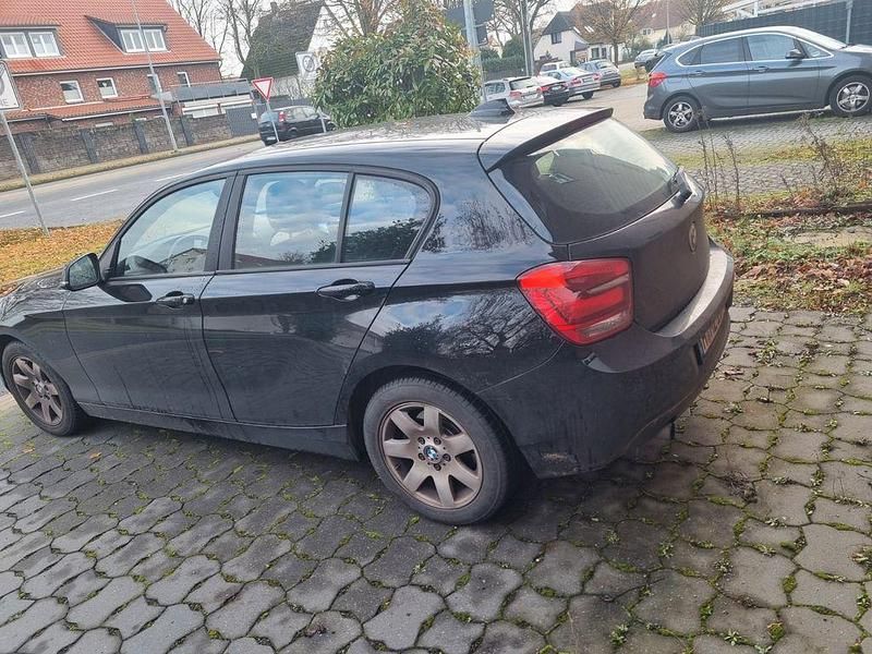 Gebraucht BMW 114 102 PS (75 kW) 2013 Schwarz Kleinwagen