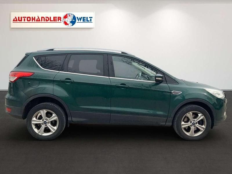 Gebraucht Ford Kuga Titanium 179 PS (131 kW) 2016 Grün SUV