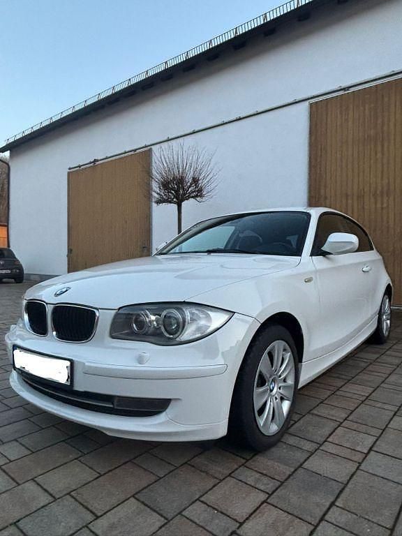 Gebraucht BMW 118 143 PS (105 kW) 2010 Weiß Kleinwagen