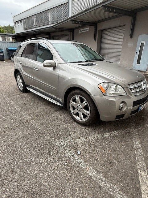 Beige Gebraucht 2008 Mercedes ML500 SUV | 15.800 € (Teuer) - Bild 1/4