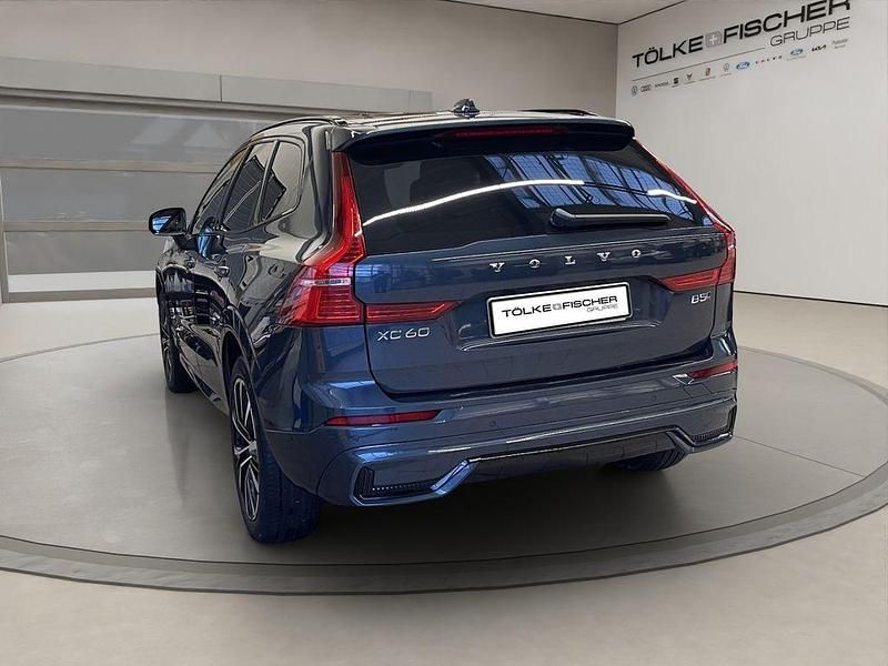 Gebraucht Volvo XC60 Ultimate 235 PS (172 kW) 2022 Denim blue / (metallic) SUV