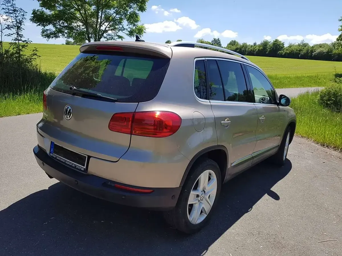 Gebraucht VW Tiguan Cup 140 PS (102 kW) 2014 Beige SUV