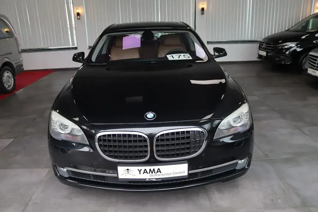 Gebraucht BMW 750 408 PS (300 kW) 2010 Schwarz Limousine