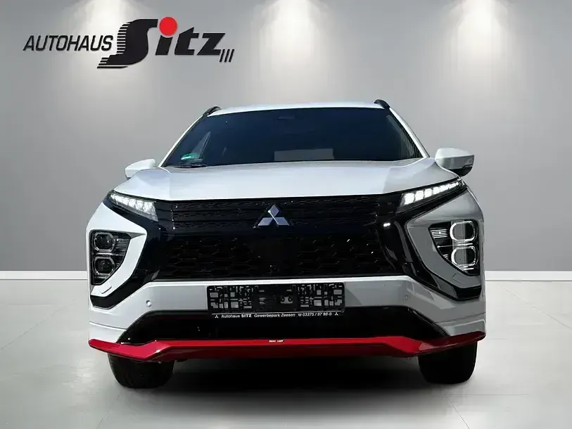 Używany Mitsubishi Eclipse Cross Plus 188 KM (138 kW) 2024 Biały SUV