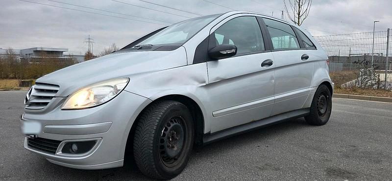 Gebraucht Mercedes B170 116 PS (85 kW) 2006 Silber Van / Kleinbus