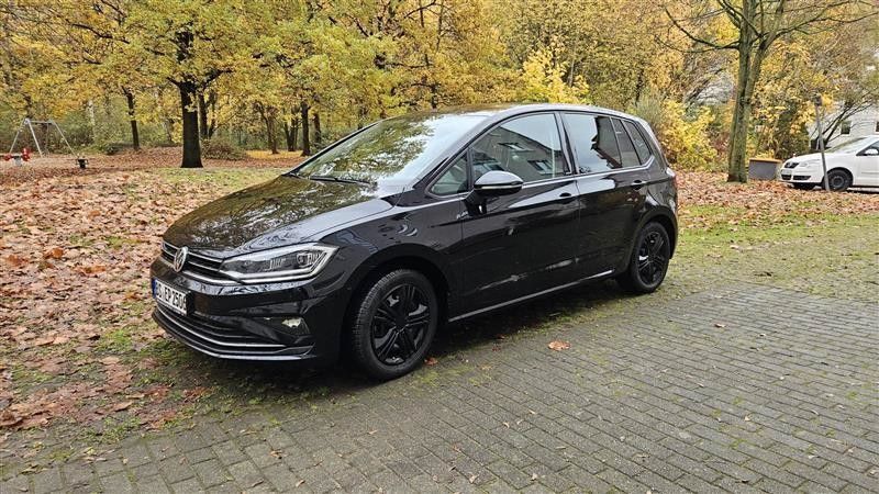 Schwarz Gebraucht 2019 VW Golf Sportsvan Comfortline Van / Kleinbus | 13.800 € (Guter Preis) - Bild 1/3