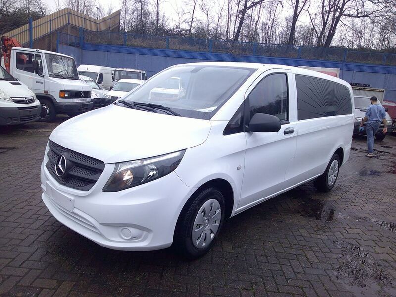 Weiß Gebraucht 2019 Mercedes Vito Van / Kleinbus | 11.500 € - Bild 1/4